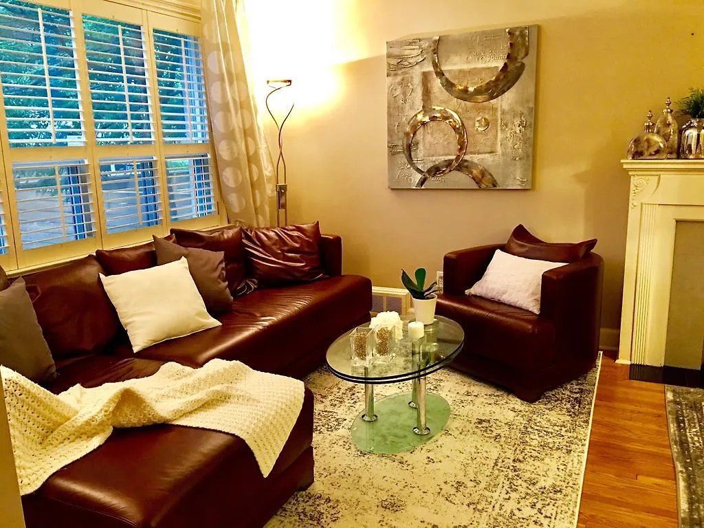 Oasis In Midtown Toronto Apartment