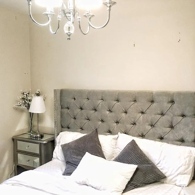 Oasis In Midtown Toronto Apartment