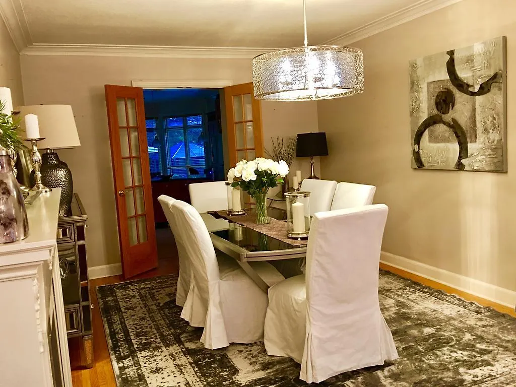 Oasis In Midtown Toronto Apartment Homestay