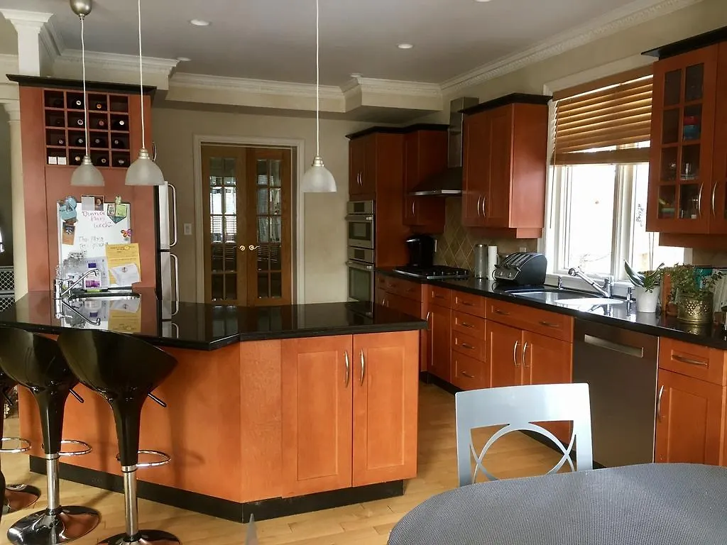 Oasis In Midtown Toronto Apartment Homestay
