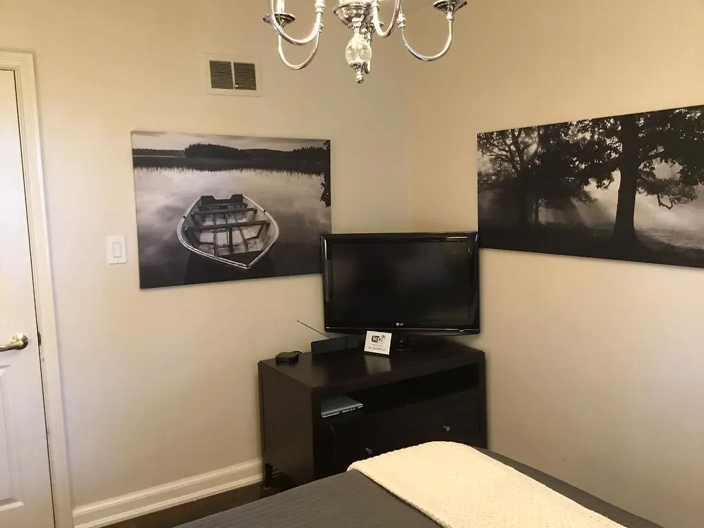 Oasis In Midtown Toronto Apartment Homestay