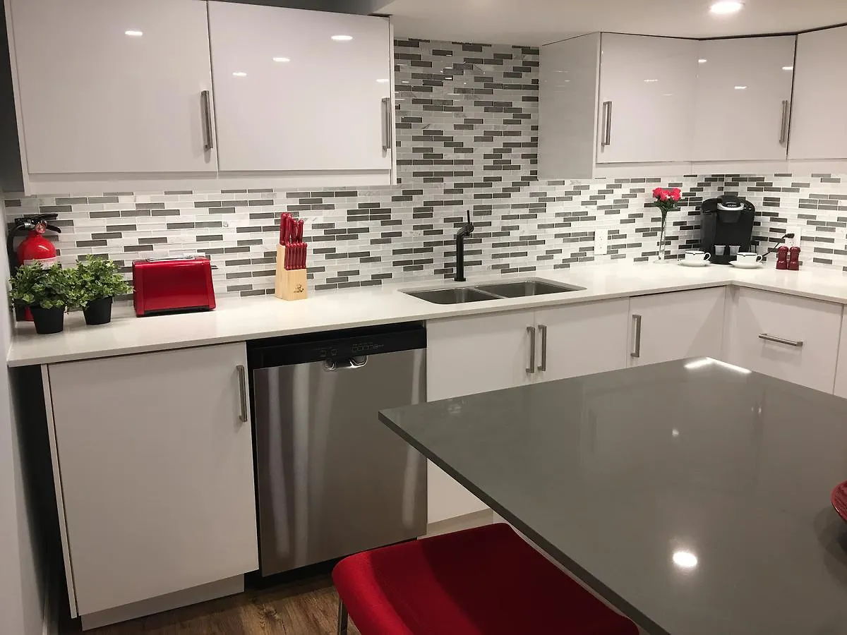 Oasis In Midtown Toronto Apartment Homestay