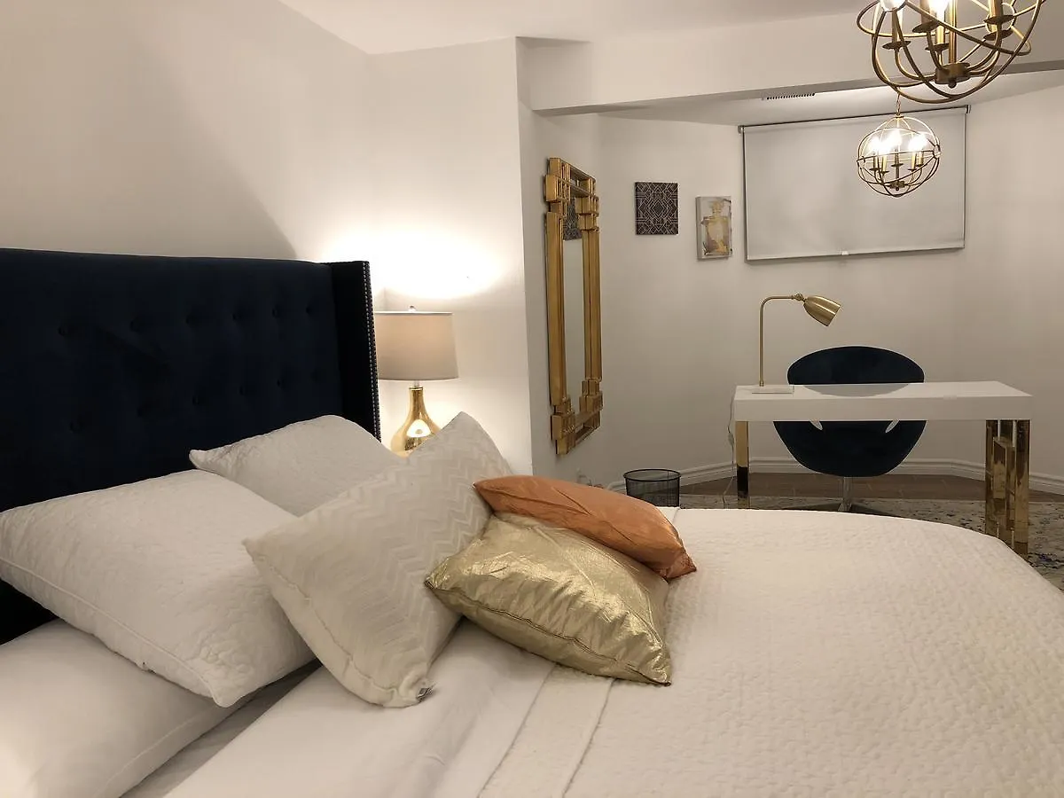 Oasis In Midtown Toronto Apartment Homestay